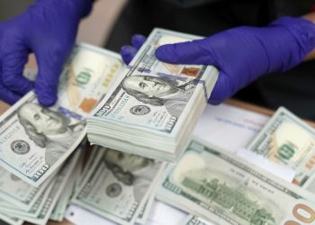 Del total del endeudamiento al 31 de diciembre de 2023, US$8,549 millones correspondieron al sector público (56.2% del total) y US$6,665,1 millones al sector privado (43.8% del total), precisó la autoridad monetaria en un informe.