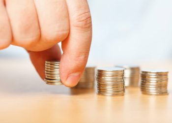 El Gobierno general tiene el 91.6% (US$8.497,6 millones) de la deuda pública, la autoridad monetaria un 6.4% (595 millones). Fuente externa.