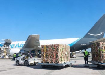 Llega a República Dominicana el primer vuelo de Amazon para carga, directo desde Estados Unidos.