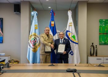 El acuerdo fue suscrito por el director general del Infotep, Rafael Santos Badía, y el director general de Migración, vicealmirante Luis Rafael Lee Ballester.