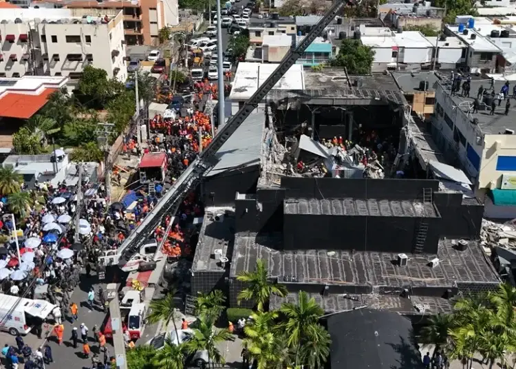 No se ha determinado el número de personas que podía haber allí en ese momento, en una discoteca con capacidad para más de mil asistentes.