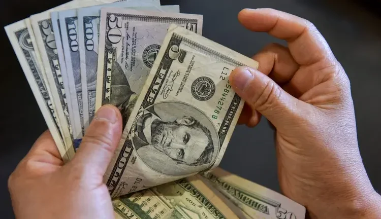 El Banco Central de República Dominicana fijó el cambio del peso respecto al dólar estadounidense para hoy.