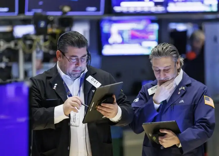 En la hora de la apertura, las acciones de la tecnológica bajaban un 2.2%.