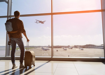 El viajero debe tener una aprobación válida del sistema electrónico de autorización de viaje (ESTA) para visitar sin visa el país norteamericano. - Fuente externa.