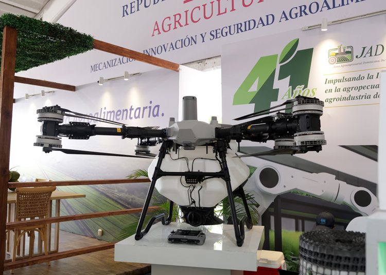 Drones agrícolas optimizan la aplicación de insumos y reducen el tiempo de trabajo.