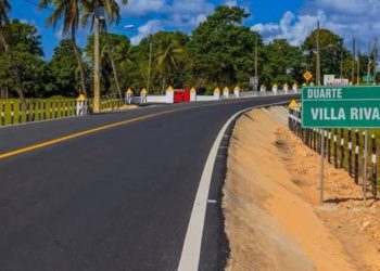 La reconstrucción de infraestructura vial urbana de Villa Riva registra RD$112.9 millones asignados y RD$90.4 millones devengados.