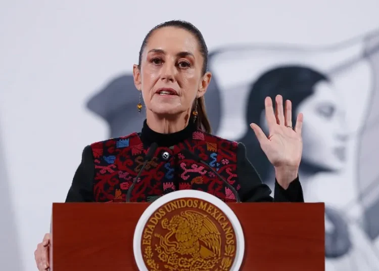 La gobernante mexicana ejemplificó que entre los "principales exportadores de México a Estados Unidos" están las automotrices General Motors, Stellantis y Ford Motors, que llegaron al país hace 80 años.