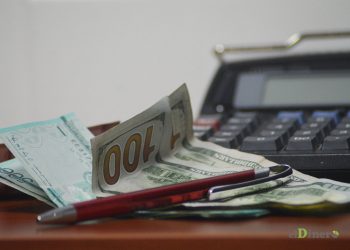 La apreciación del peso frente al dólar ha tenido efectos contradictorios en la economía. | Lésther Álvarez