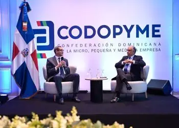 De acuerdo con el funcionario, se protege el derecho legítimo del trabajador a cobrar sus acreencias, sin embargo, se busca que el procedimiento de embargo sea proporcional y no conduzca a la destrucción de la fuente de empleo.