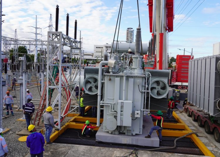 Afirma que el transformador de potencia permite el óptimo acoplamiento con otro equipo de similares características.