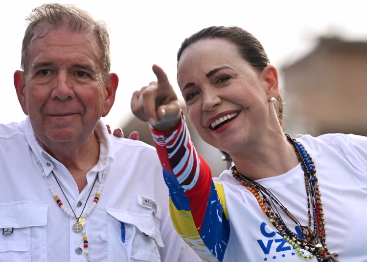 Corina Machado fue detenida tras marcharse de la protesta que convocó este jueves para reivindicar la victoria de González Urrutia.