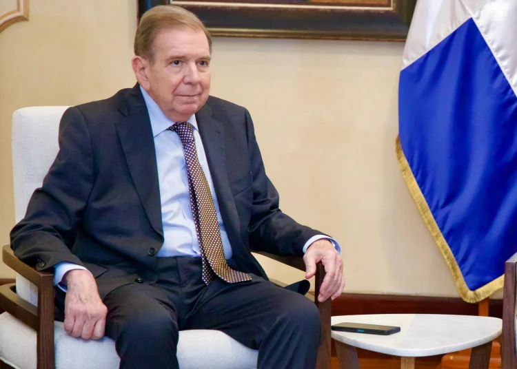 El 10 de enero, Edmundo González ofreció un mensaje a la nación en el que aseguró que estaba "muy cerca de Venezuela".