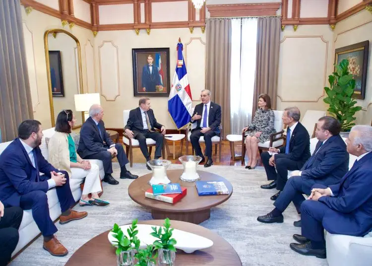 Pasado el mediodía, el mandatario dominicano ofrecerá un almuerzo y se tomará una fotografía oficial con el señor Edmundo González Urrutia y sus acompañantes del Grupo IDEA.