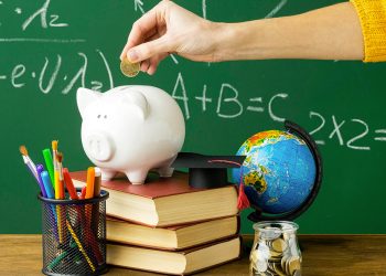 Los maestros pueden "trabajar educación financiera en (el curso de) Personal Social. | Fuente externa.