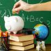 Los maestros pueden "trabajar educación financiera en (el curso de) Personal Social. | Fuente externa.