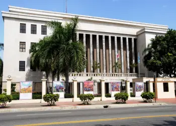 Afirmó que las intoxicaciones de estudiantes y profesores por la aplicación de pesticidas en algunos puntos de esa demarcación, atañe a los sectores agrícola y medioambiental.