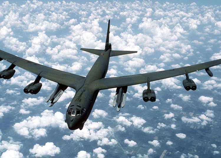 Los B-52H son bombardeos de largo alcance que pueden volar a "altas velocidades subsónicas" y alturas de más de 15,000 metros.