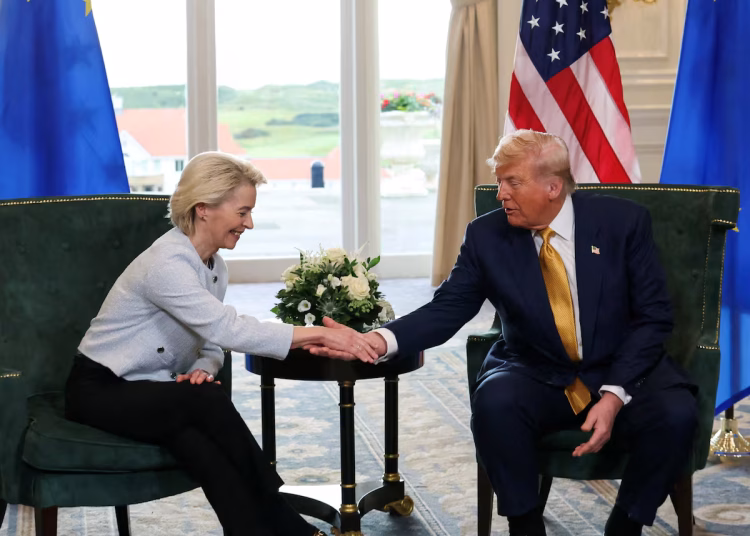 Trump recibió a Von der Leyen en el marco de un viaje personal de cuatro días a Escocia.