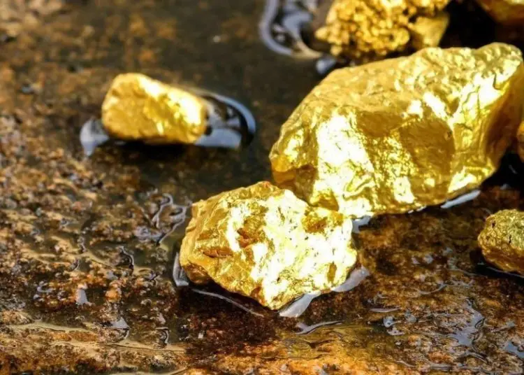 De acuerdo con cifras externas, la cotización del oro se mantiene en valores históricos, que superan los US$3,300 la onza troy.