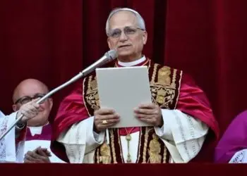 León XIV pidió "construir puentes con el diálogo" y llevar a todos a "ser un solo pueblo siempre en paz".