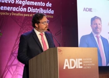 El presidente de ADIE, José Rodríguez, enfatiza que transición energética debe sustentarse en tres pilares: sostenibilidad, seguridad y eficiencia.