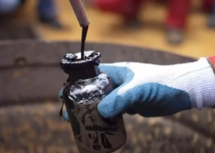 El precio del petróleo de Texas cae con fuerza en los mercados tras anuncios desde Irán.