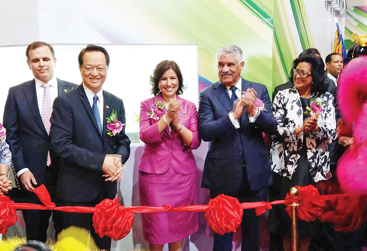 embajador taiwan cooperacion becados