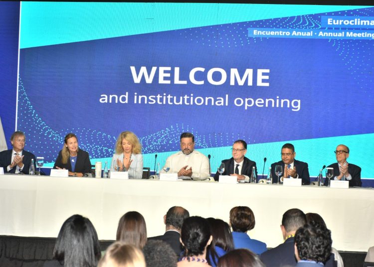 El evento, que se celebra por primera vez en República Dominicana, es una señal de que los países de la región están comprometidos con la adaptación y mitigación del cambio climático, señaló la embajadora europea.