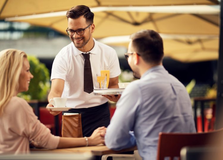 Al realizar una estimación para los próximos 10 años, la WTTC prevé que para 2034, el sector contribuirá a la economía regional con más de US$136,000 millones, lo que supondrá el 13.6% del PIB.