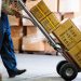 En los servicios auxiliares, por ejemplo, las empresas fuera de la capital representan hasta un 44% del total; mientras que en el transporte de mercancías este porcentaje asciende al 34%.