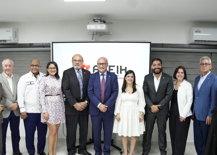 Consideró que el rol de la mujer en el comercio internacional transita desafíos importantes que ameritan crear oportunidades que incrementen su participación equitativa en la economía.