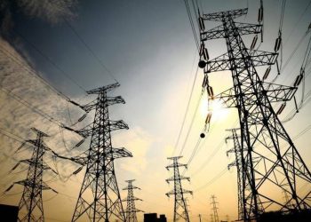 La capacidad de generación y suministro de energía del sector tiene un impacto directo y positivo en la calidad de vida de la población, facilitando el acceso a servicios básicos.