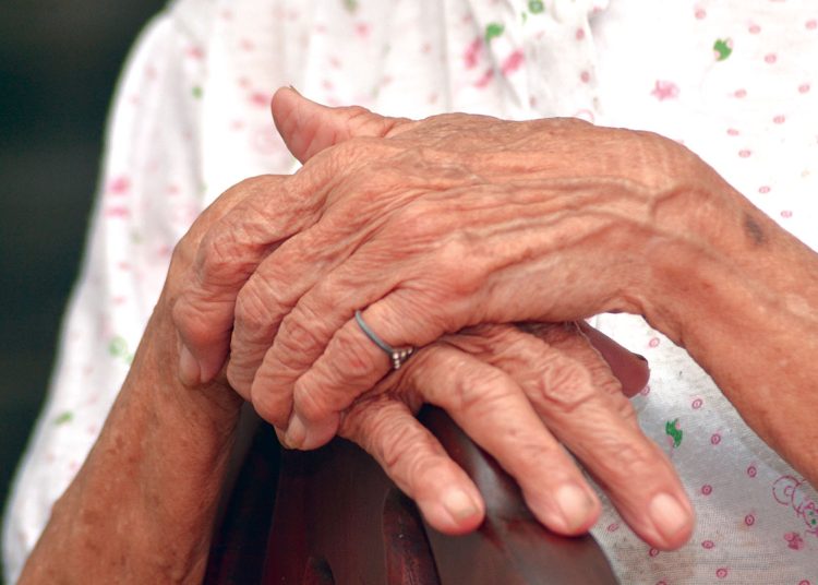 En el indicador de años de esperanza de vida saludable —que se refiere a los años de vida libres de enfermedades y discapacidad— RD supera los 60 años.