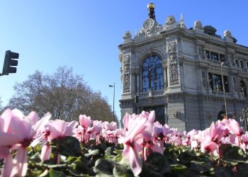 Para el tercer trimestre augura un avance económico del 0.6%, dos décimas menos que el registrado en el segundo.