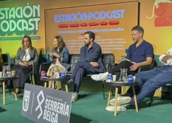 Respecto a la incorporación de la inteligencia artificial, Delgado (Youtube) aseguró que “2025 va a ser el año del alcance mundial del pódcast”.