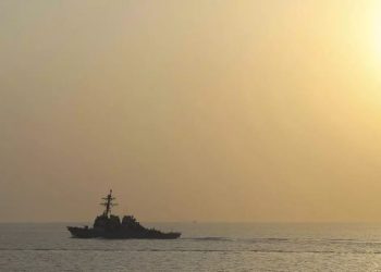 Por este estrecho transitan cada día un promedio de 144 buques, de los que un 37% son petroleros.