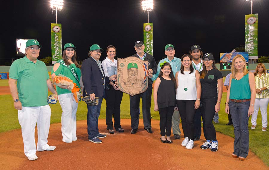 El reconocimiento fue recibido por Miguel Feris Chalas, hijo de Don Miguel Feris Iglesias, quien realizó el lanzamiento inaugural.