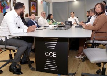 ETED mantiene un monitoreo permanente de la red de transmisión desde el Centro de Control de Energía.