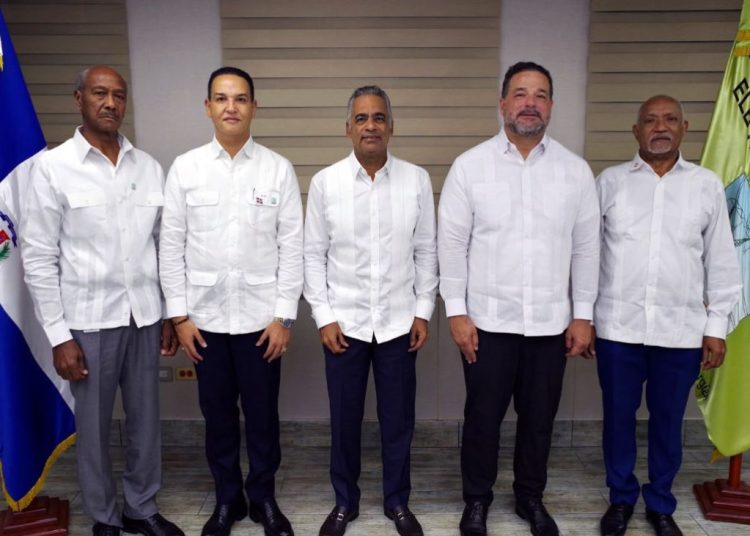 Joel Santos, encabezó la primera sesión del Consejo de Administración de la ETED.