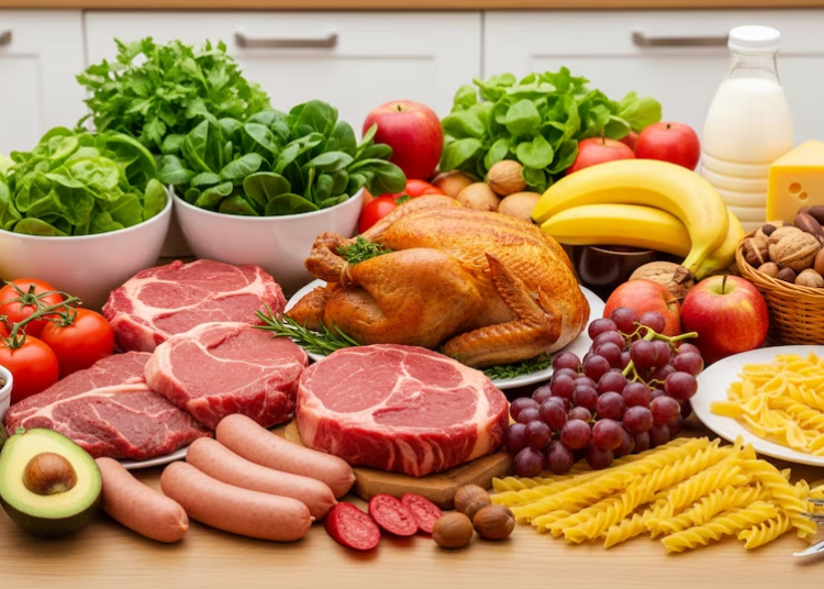 La nueva pirámide alimenticia es una guía sencilla, diseñada para ayudar a los estadounidenses a consumir alimentos reales e integrales de forma más consistente.