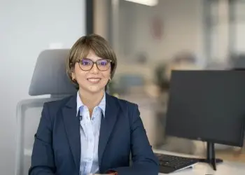 Karina Castellanos hizo un llamado a continuar con la creación de empleo formal para mejorar la competitividad y desarrollo del país.