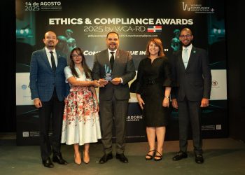 Tania de León expresa que “Ethics & Compliance Awards” se erige como un evento histórico al reconocer por primera vez el compromiso y los aportes de profesionales en el “compliance”.