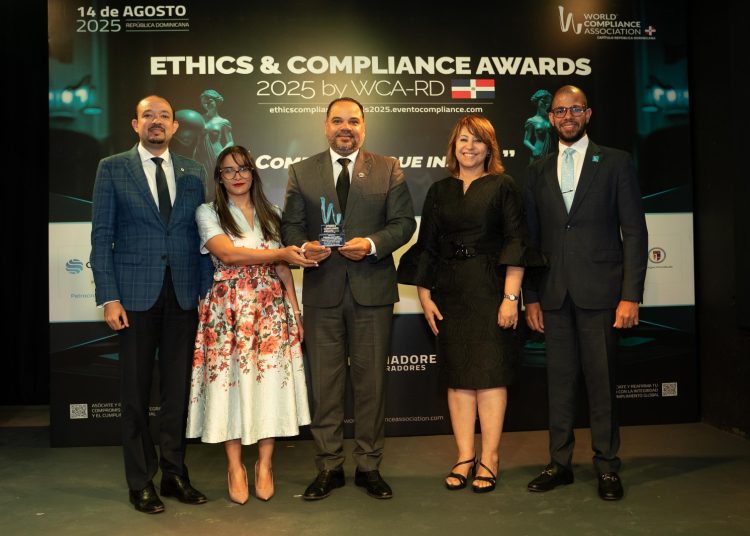 Tania de León expresa que “Ethics & Compliance Awards” se erige como un evento histórico al reconocer por primera vez el compromiso y los aportes de profesionales en el “compliance”.