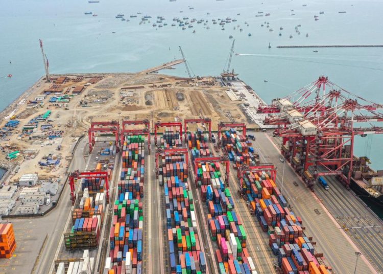 Las exportaciones de Perú al mundo aumentaron por la mayor venta de minerales metálicos (13.3%), como el oro (57.7%), y de productos agropecuarios (10.8%), principalmente de arándanos (113%).