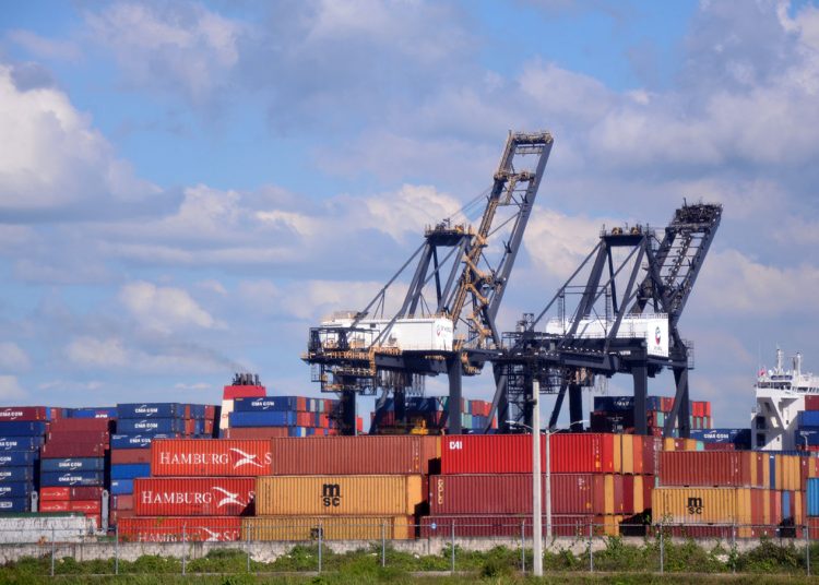 Lo exportado desde las zonas francas, las solicitudes de agosto registraron una caída de 17% en el mes. | Fuente externa.