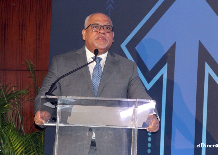 El director de Promipyme, Fabricio Gómez Mazara, reafirma el compromiso de la institución con iniciativas de liderazgo y crecimiento.