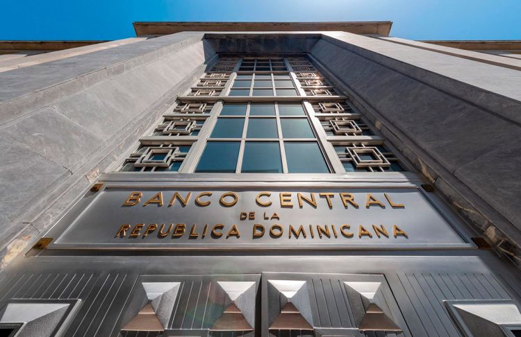 Banco Central estima que la inflación seguirá bajando.
