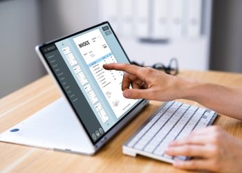 También está contenido como delito la emisión de una factura electrónica falsa con la finalidad de defraudar al fisco. - Fuente externa.