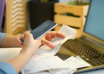 Alegra.com y Alanube comparten estadísticas que revelan qué tipos de empresas están adoptando este cambio y cómo están enfrentando la transición digital.