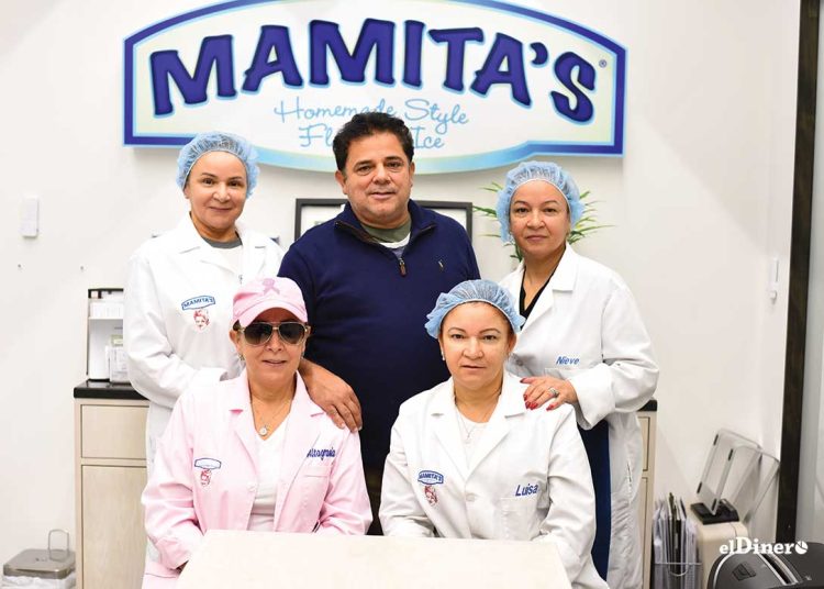 Los Morel, a pesar de haber salido hace tanto tiempo de San José de Ocoa, mantienen una relación estrecha con su comunidad. | Gabriel Alcántara